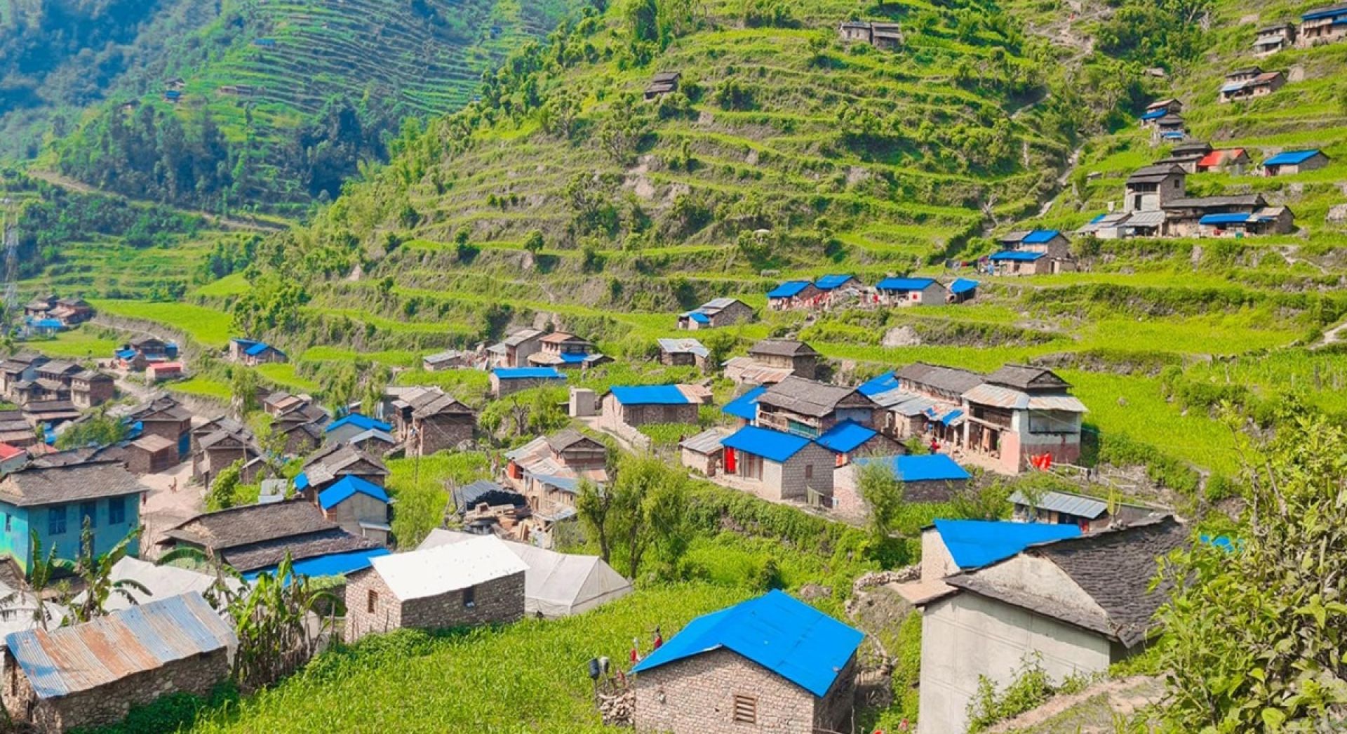 बागलुङका दुर्गम गाउँमा विद्युत् प्रसारण लाइन विस्तार
